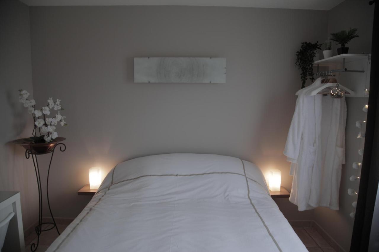 Lucbardez-et-Bargues Au Doux Repos Bed & Breakfast エクステリア 写真